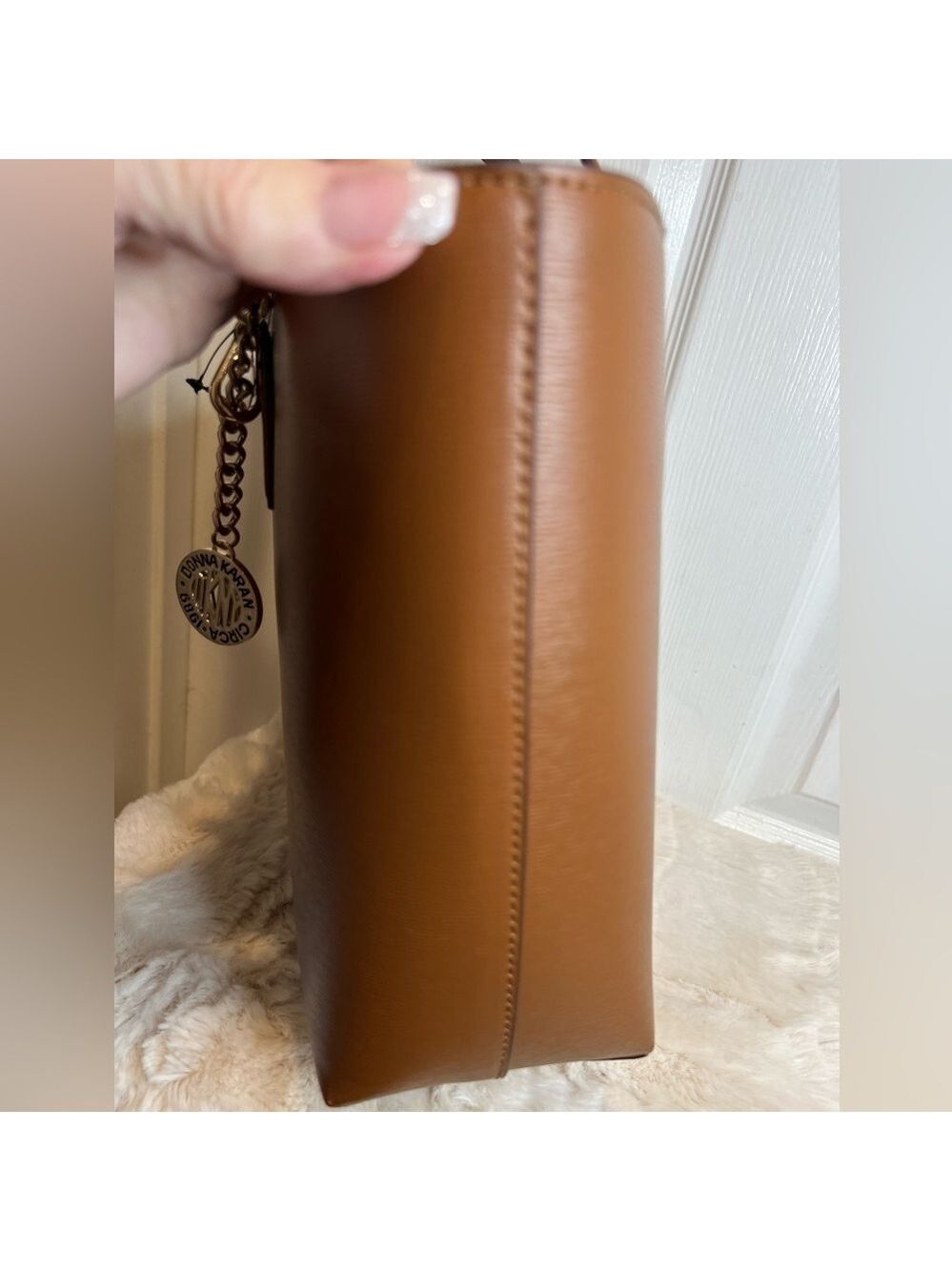 DKNY BRYANT MEDIUM TOTE - Picture 6 of 15